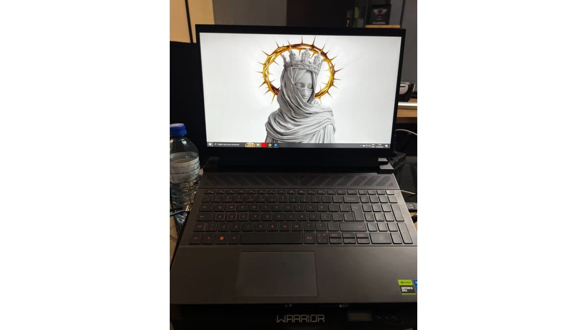 Notebook Gamer Dell G15 5530 + Base Resfriadora Warrior 4 Fans