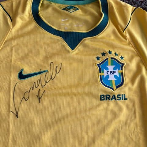 1 CAMISA OFICIAL DA SELEÇÃO BRASILEIRA COM AUTÓGRAFO DO RONALDO FENÔMENO ORIGINAL