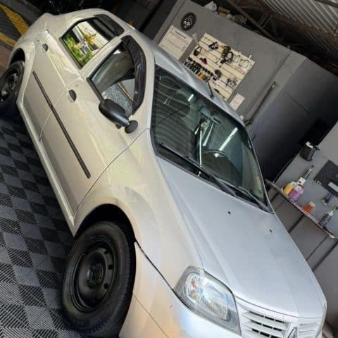 Carro Renault Logan