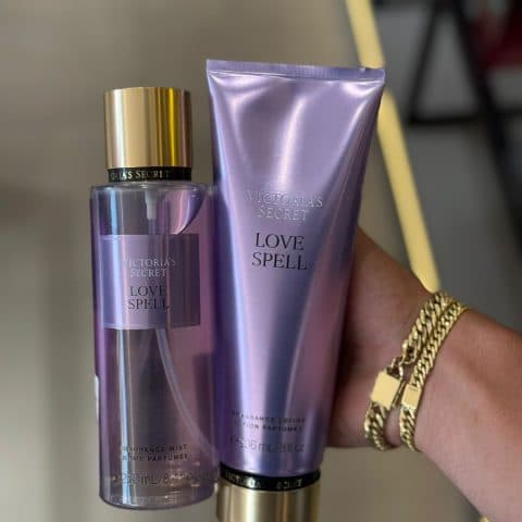 🥈 2º LUGAR — KIT LOVE SPELL (CREME + BODY SPLASH) 🩷