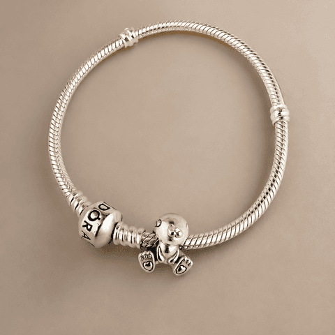 Pulseira e charm de coelho originais da Pandora