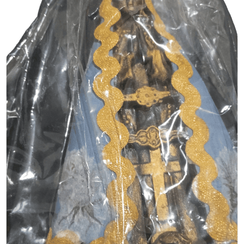 3º -Uma Imagem de Gesso de Nossa Senhora Aparecida