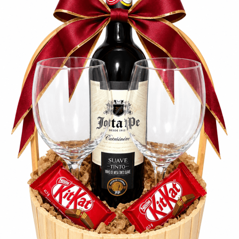Cesta de vinho e taças
